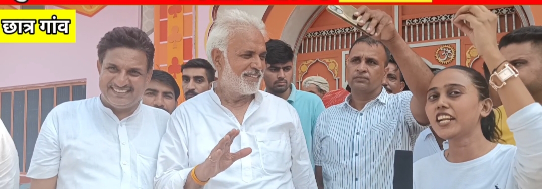 उचाना हल्के में डोर टू डोर जयप्रकाश जेपी के साथ लोगों से अपील करते नजर आए वीरेंद्र गोगड़िया